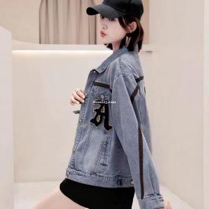 女裝立領系扣短款上衣設計感小眾長袖牛仔外套女裝進貨渠道