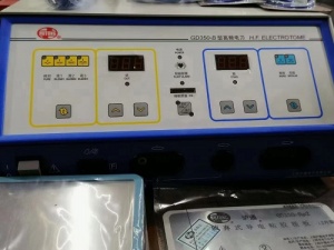 上海滬通高頻電刀 GD350-B具有雙片極板檢測功能